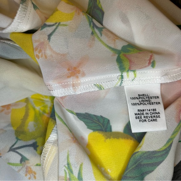 NWT Addyson Parker White Floral Lemon Blouse with Elastic Hem - Picture 3 of 5